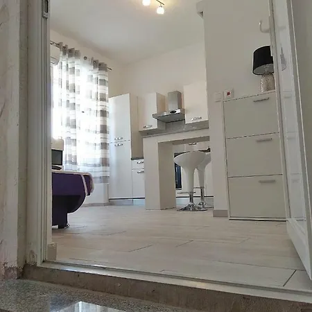 Studio Vesna - City Center 普拉